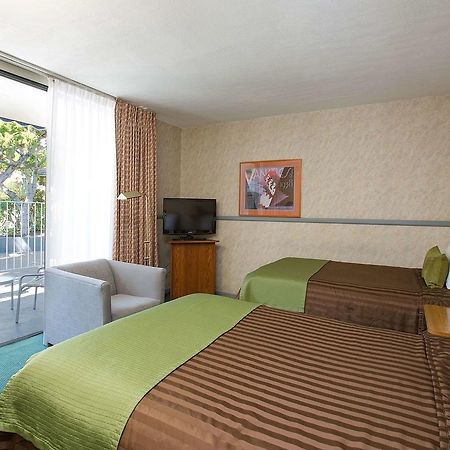 Travelodge Hotel At Lax Los Angeles Ngoại thất bức ảnh